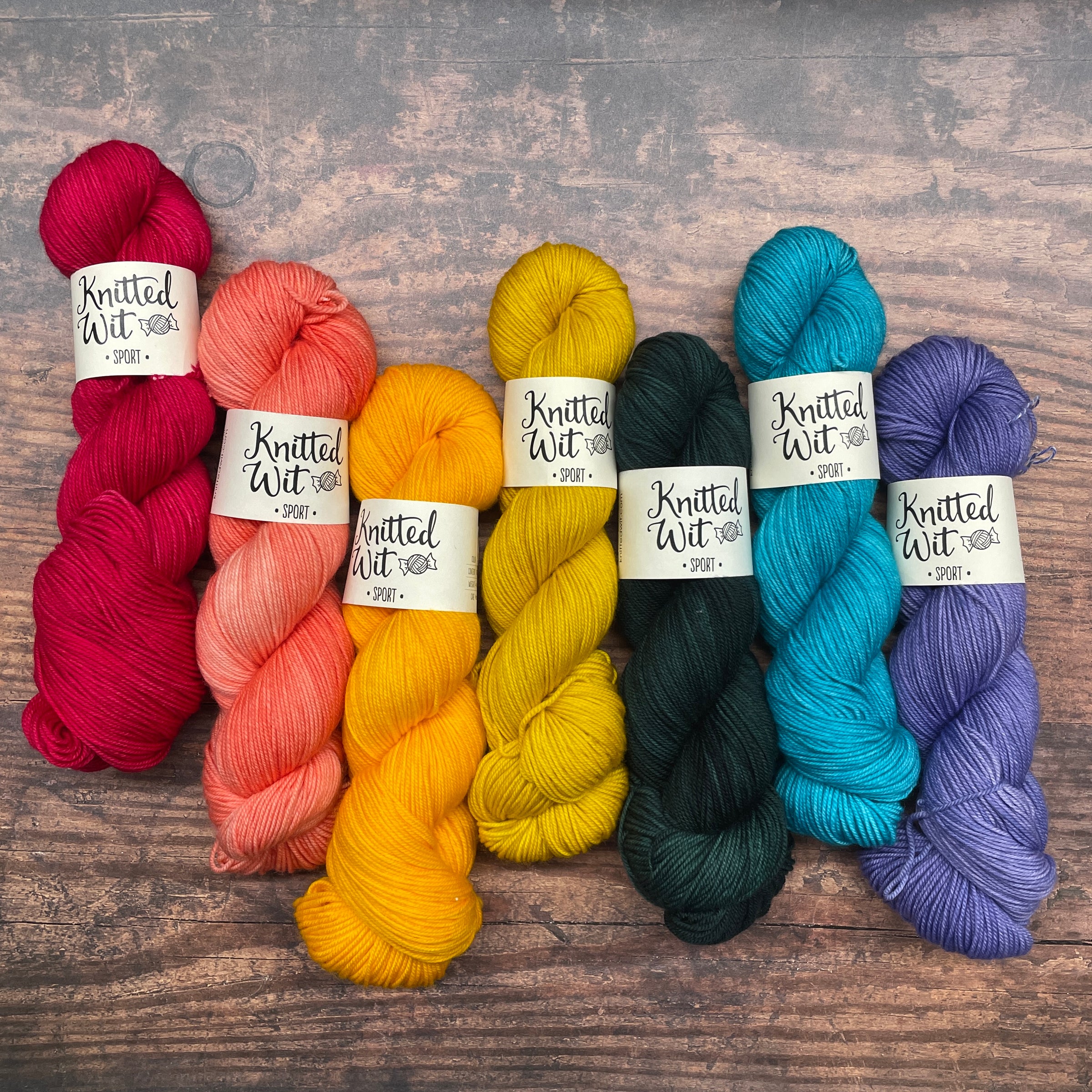 Knitted Wit Solid Colors